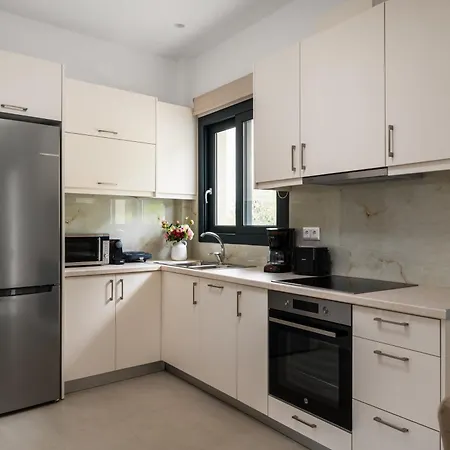 Apartment The 7 Suites, An Elegant Living In By Konnect Ipsos