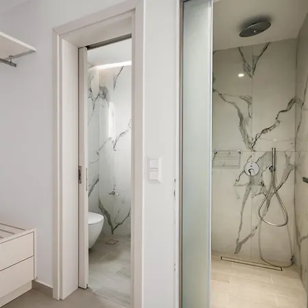 Apartment The 7 Suites, An Elegant Living In By Konnect